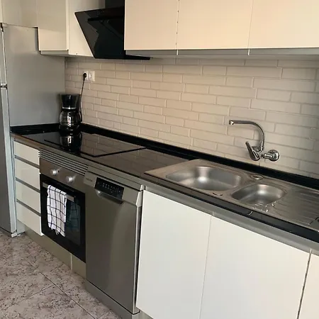 Amazing Time With 3 Bedrooms, 100m To The Grand Apartment *